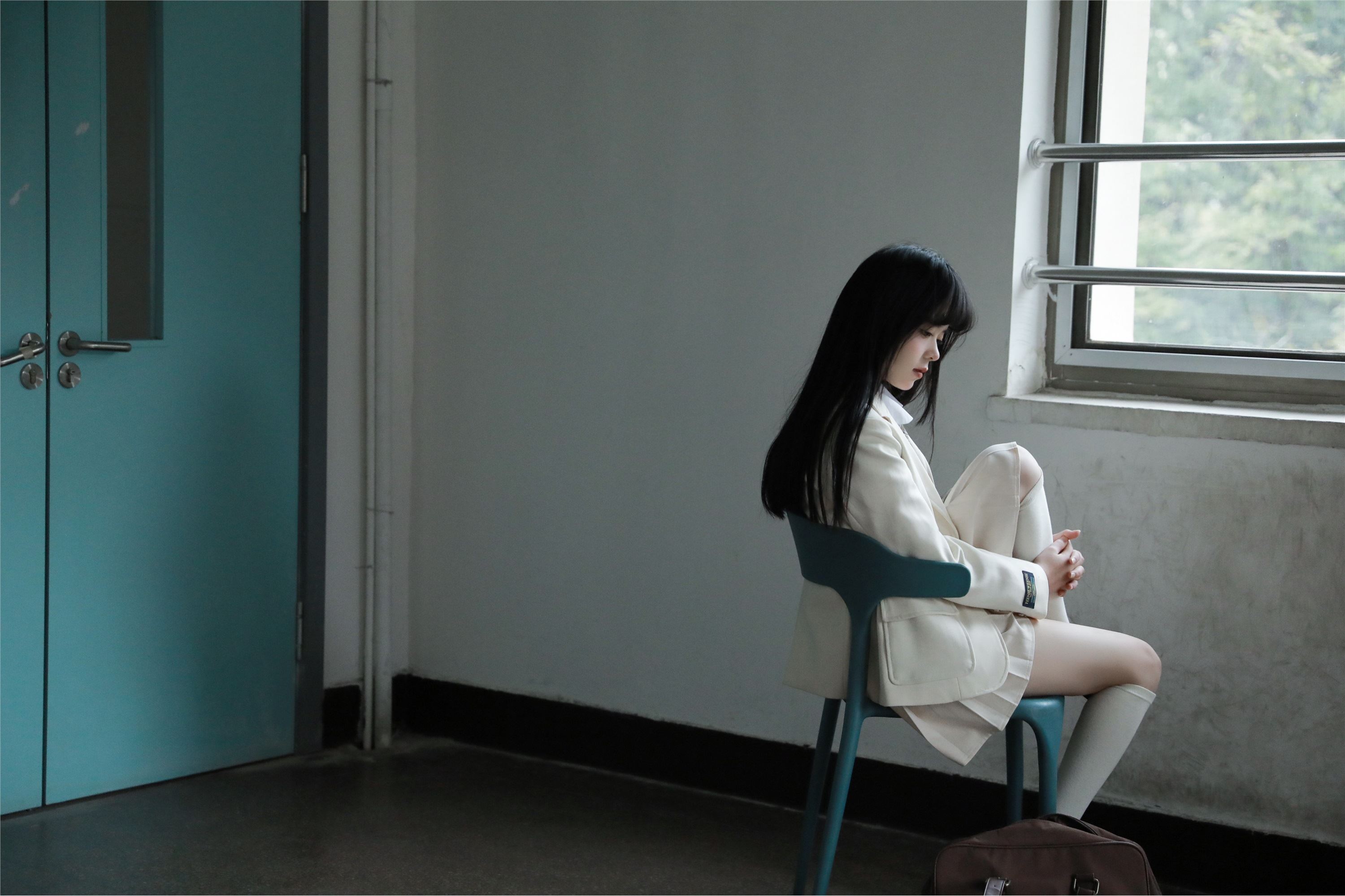 YITUYU艺图语 2025.01.04 楼梯间 姜见过